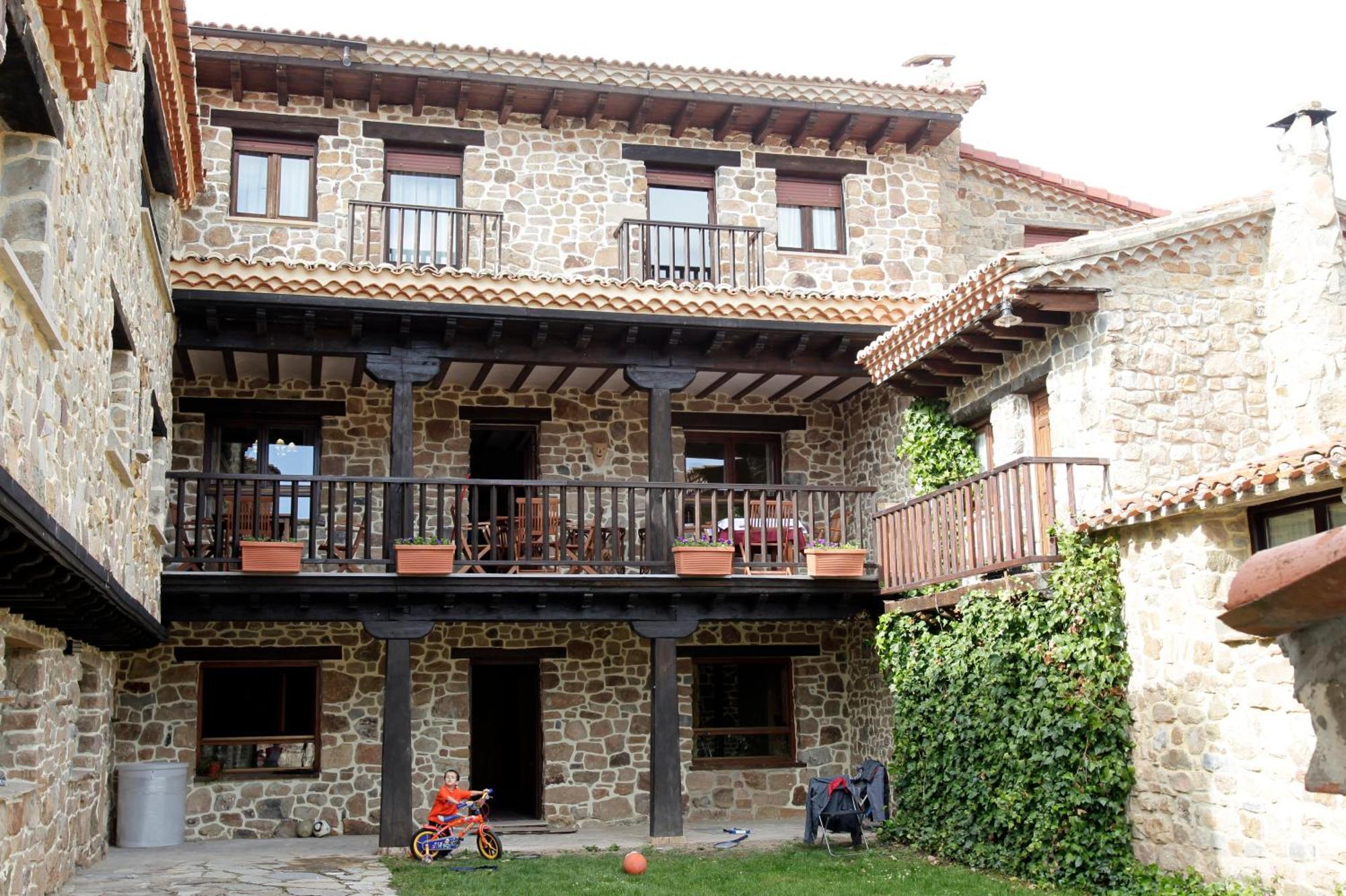 Matute de la Sierra Casona Santa Colomaゲストハウス エクステリア 写真